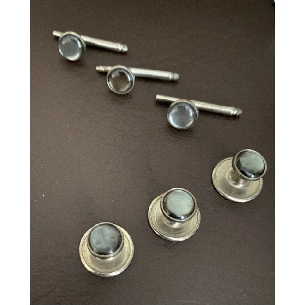The Unbranded Brand cufflinks cuff